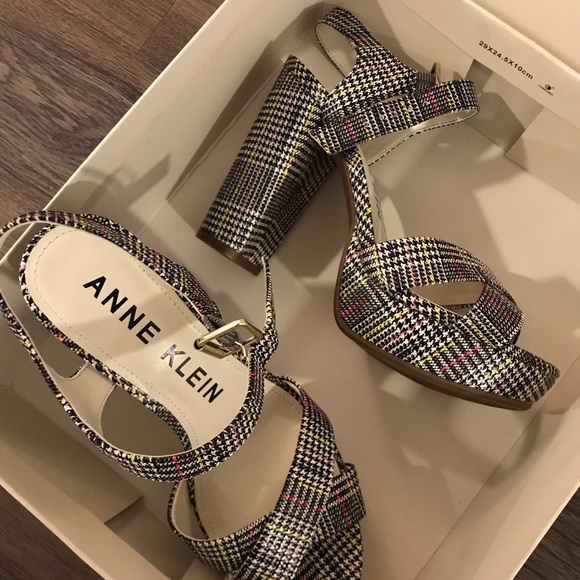 Anne Klein heels - Picture 7 of 8